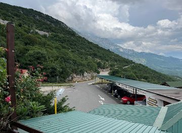montenegro/tara-river-valley/restaurant/koliba-bogetici-ostrog