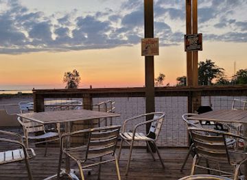 michigan/muskegon/restaurant/the-deck