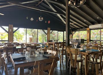 jamaica/black-river-great-morass/restaurant/nola-s-dining-and-lounge