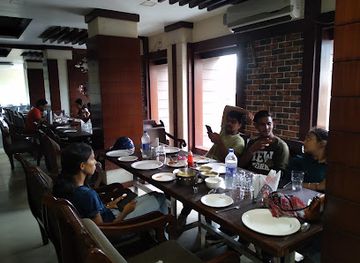 india/jabalpur/restaurant/saheb-s-food-junction