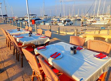 cyprus/latchi-beach/restaurant/faros-fish-tavern