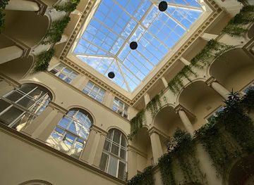 hungary/budapest/andrassy-avenue/restaurant/andrassy-100-etterem