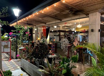 costa-rica/jaco/restaurant/graffiti-restro-cafe-wine-bar