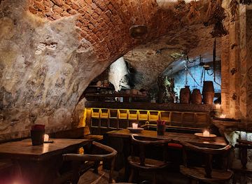 latvia/riga/art-nouveau-district/restaurant/rozengrals-vinarium-civitatis-rigensis