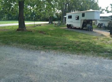 illinois/garden-of-the-gods/restaurant/double-m-campground