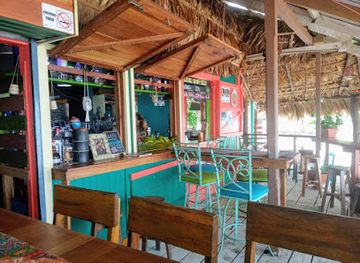 costa-rica/puerto-viejo/restaurant/puerto-pirata-tiki-bar