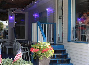 delaware/cape-henlopen-state-park/restaurant/shorebreak-lodge