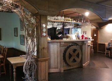 latvia/cesis/restaurant/pie-dzirnakmena-krodzins