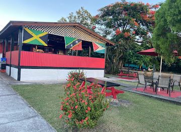 saint-kitts-and-nevis/saint-john-figtree-parish/restaurant/secrets-bar-lounge