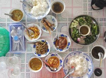 myanmar-burma/mon-state/restaurant/daw-pu-myanmar-food
