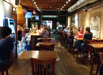 wisconsin/oshkosh/restaurant/bar-430