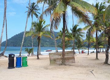 trinidad-and-tobago/maracas-bay/restaurant/richard-s-bake-shark