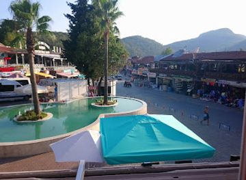 turkiye/oludeniz/restaurant/the-bees-knees-restaurant