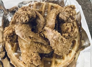 ohio/akron/highland-square/restaurant/fattys