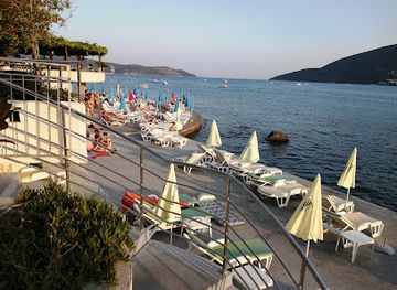 montenegro/herceg-novi/restaurant/twins