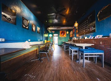 texas/el-paso/restaurant/joe-vinny-bronsons-bohemian-cafe