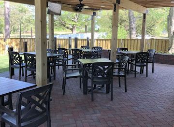 maryland/salisbury/restaurant/chuck-s-backyard