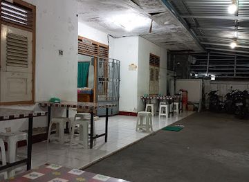 indonesia/pulau-moyo/restaurant/depot-fardian