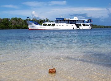 solomon-islands/munda-dive-sites/restaurant/bilikiki-cruises