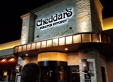 iowa/cedar-rapids/restaurant/cheddar-s-scratch-kitchen