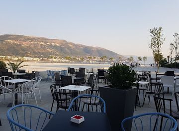 albania/vlore/restaurant/cafe-del-mar