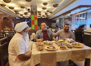 india/amritsar/golden-temple-complex/restaurant/makhan-fish-and-chicken-corner-amritsar-since-1962