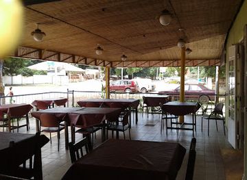 the-gambia/bakau/restaurant/mak-domoro