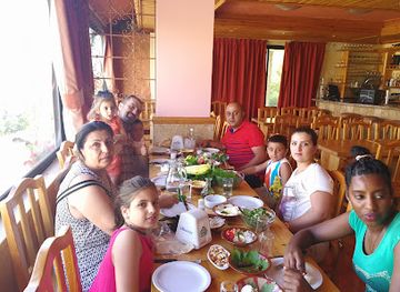 lebanon/bcharre/restaurant/la-caverne-restaurant