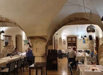 hungary/szekesfehervar/restaurant/67-etterem