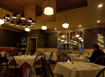 virginia/roanoke/downtown-roanoke/restaurant/alexander-s