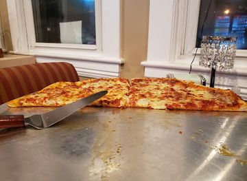 west-virginia/coopers-rock-state-forest/restaurant/old-school-pizzeria