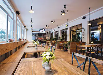BIZARRE - sport bar & restaurant