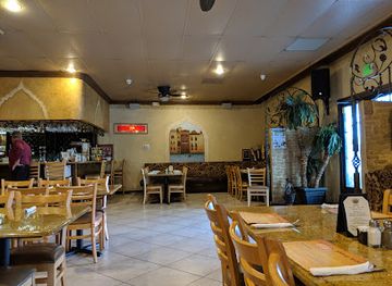california/fresno/restaurant/phoenician-garden-mediterranean-bar-and-grill