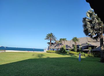 Karambezi Cafe