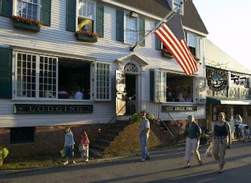 rhode-island/newport-county/restaurant/clarke-cooke-house
