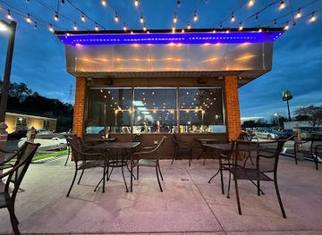 virginia/blue-ridge-highlands/restaurant/angelle-s-diner