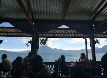 guatemala/panajachel/restaurant/catamaran