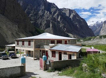 pakistan/k2-base-camp/restaurant/refugio-little-karim-hotel