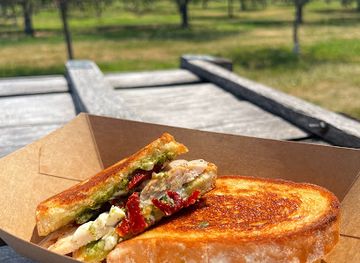 wisconsin/door-county/restaurant/888-cheese-co-door-county