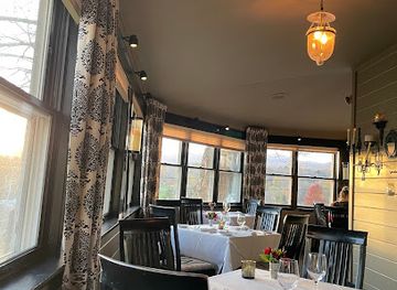 vermont/lake-champlain/restaurant/michael-s-on-the-hill