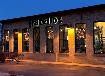 wisconsin/appleton/restaurant/fratellos-riverfront-restaurant