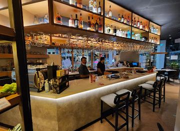 singapore/balestier/restaurant/cavemen-restaurant-bar