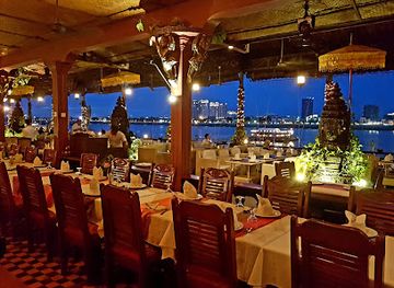cambodia/phnom-penh/daun-penh/restaurant/titanic-restaurant