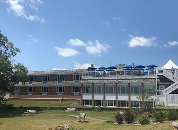 wisconsin/madeline-island/restaurant/the-bayfield-inn