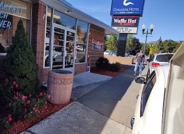 Waffle Hut & Eatery