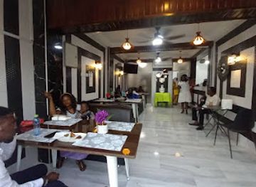 ghana/central-region/restaurant/glorious-black-and-white-restaurant-fast-food