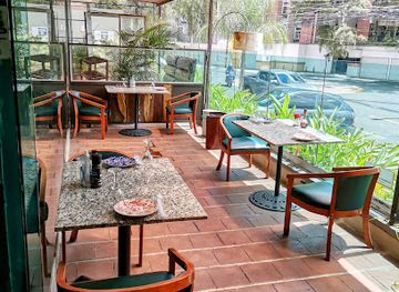 honduras/eastern-plains/restaurant/arno-bistro-cafe-francais