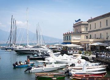 italy/naples/restaurant/la-scialuppa-restaurant