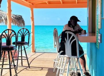 the-bahamas/cat-island/restaurant/lil-gippy-s-restaurant-bar