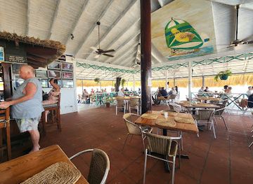 saint-lucia/diamond-falls-botanical-gardens/restaurant/spinnakers-beach-bar-and-carvery